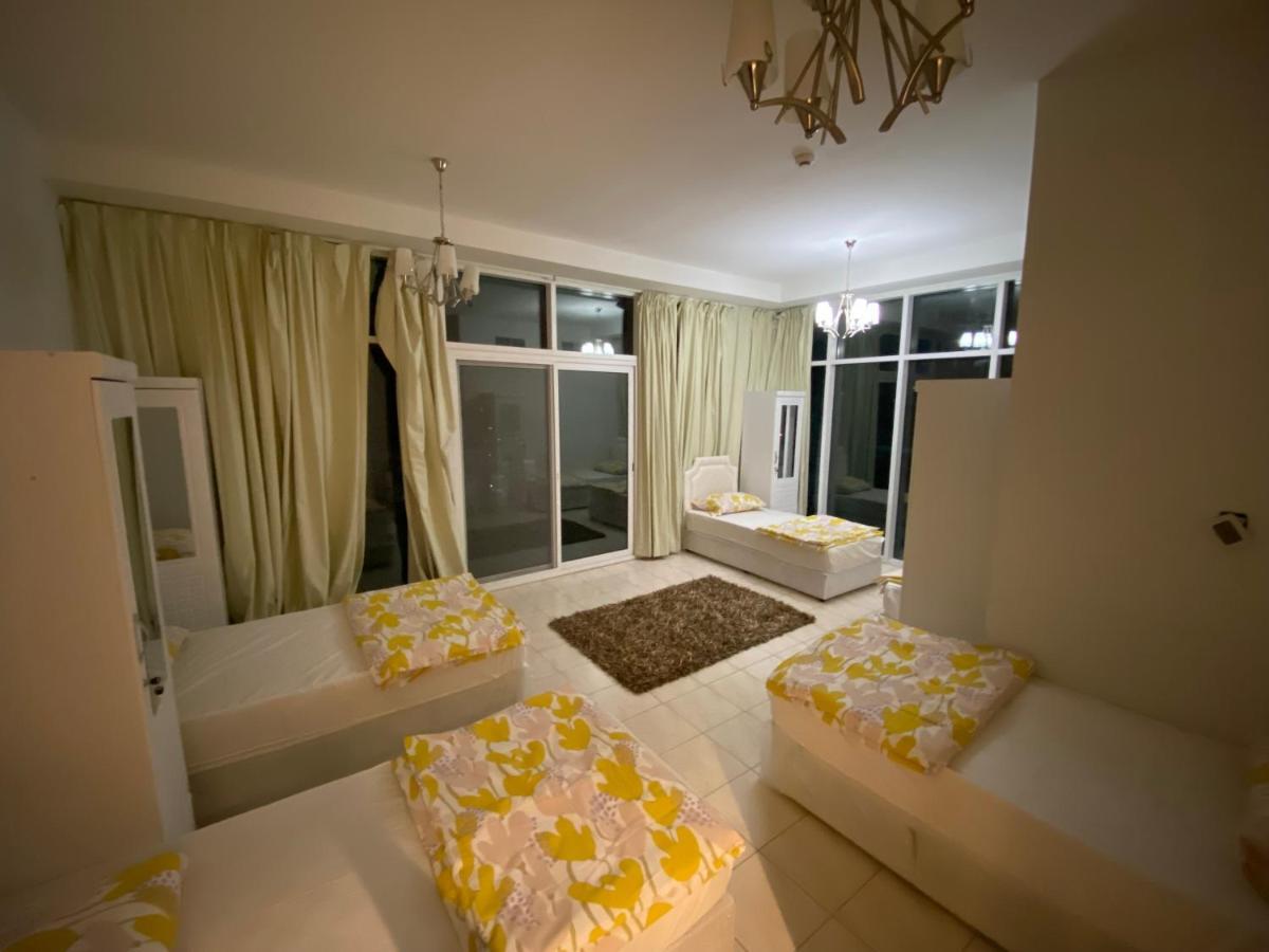Elegance Hostel Dubai Exteriör bild