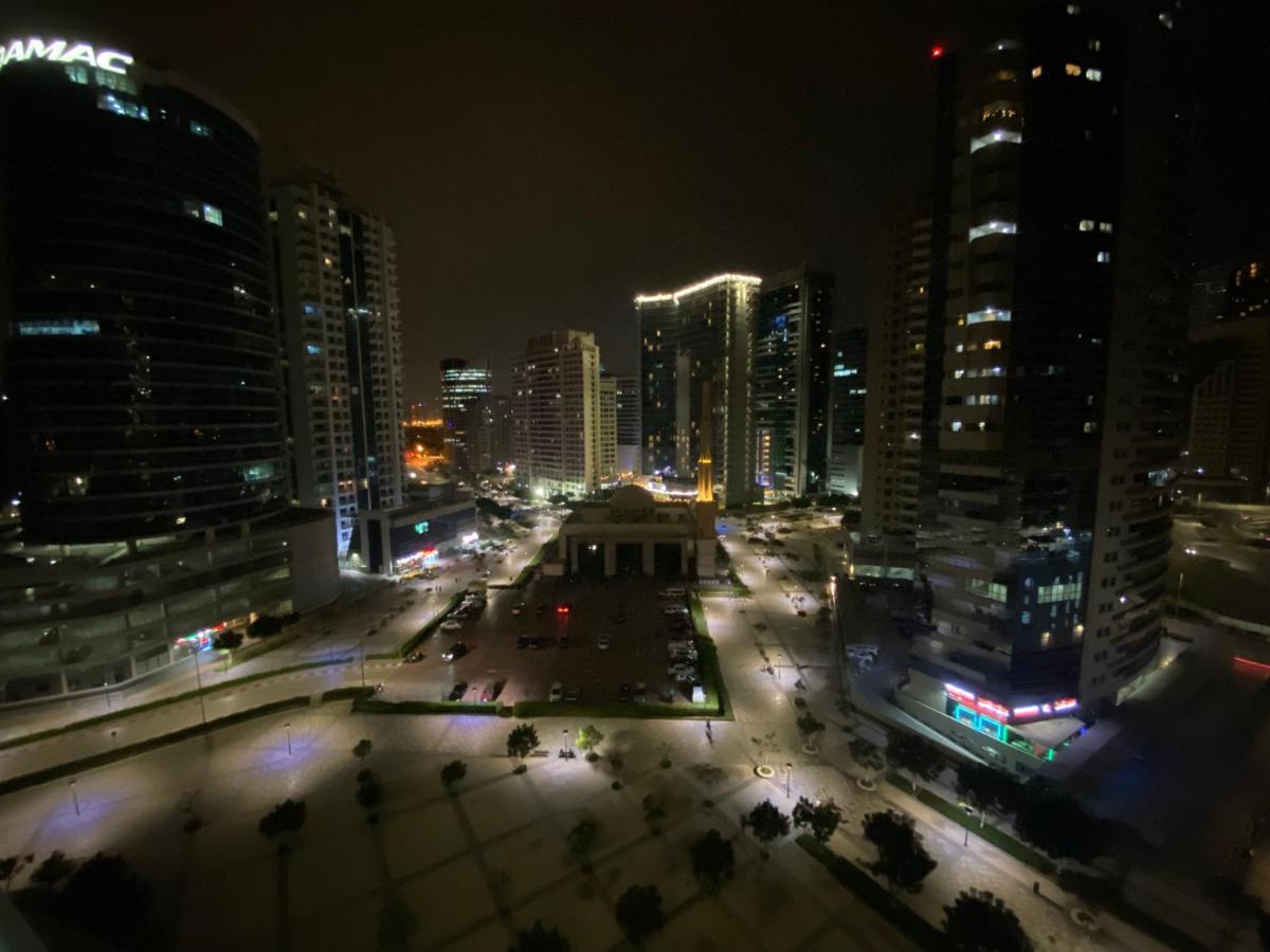 Elegance Hostel Dubai Exteriör bild