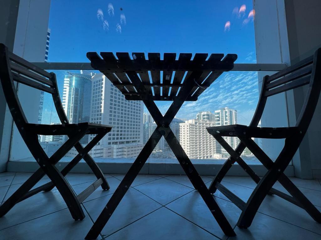 Elegance Hostel Dubai Exteriör bild