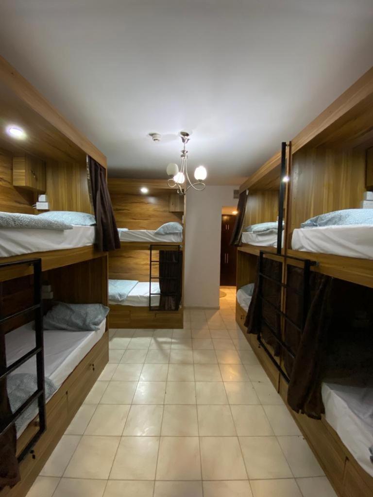 Elegance Hostel Dubai Exteriör bild
